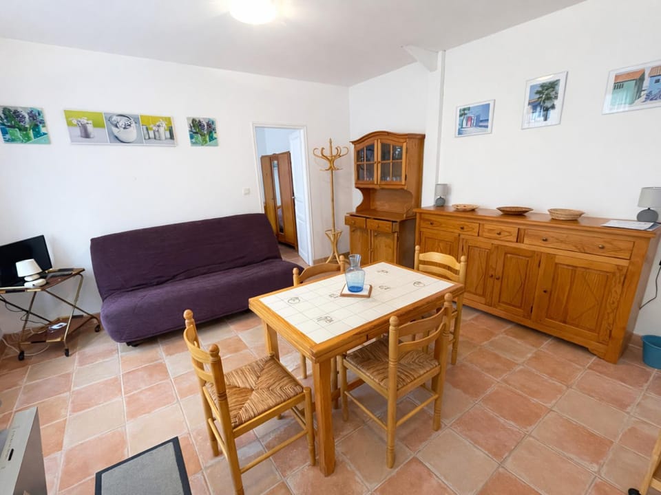 Maisonnette Plain-pied - 600m Plage & Centre, Parking - FR-1-22-393 House in La Tranche-sur-Mer