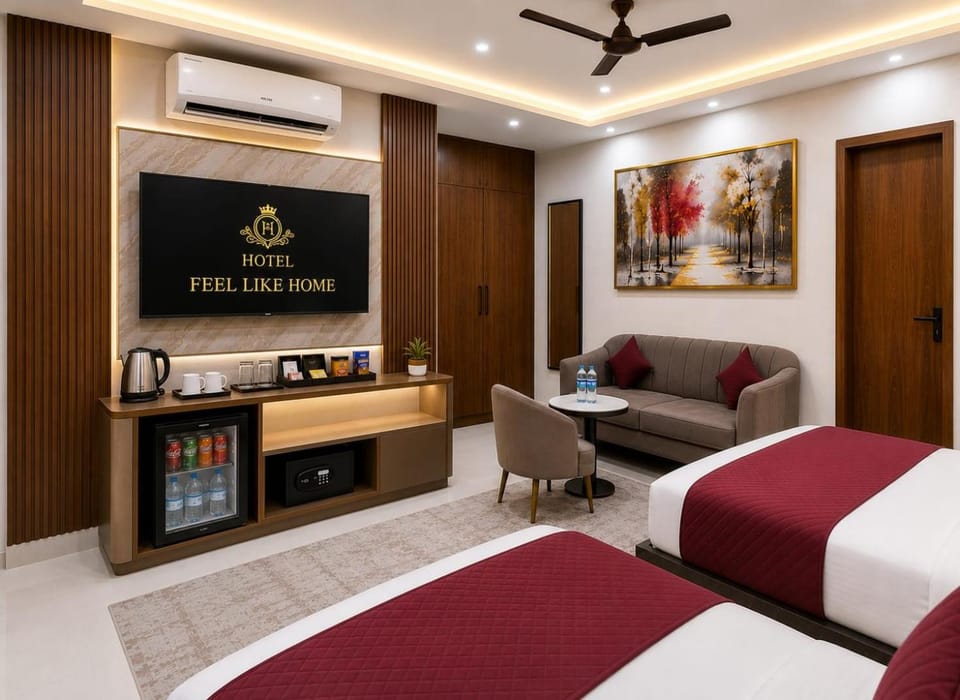 Bed, TV and multimedia, Food and drinks, Photo of the whole room, Seating area, Bedroom, Drinks, fireplace, air conditioner