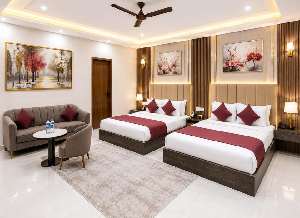 Bed, Photo of the whole room, Seating area, Bedroom, fireplace