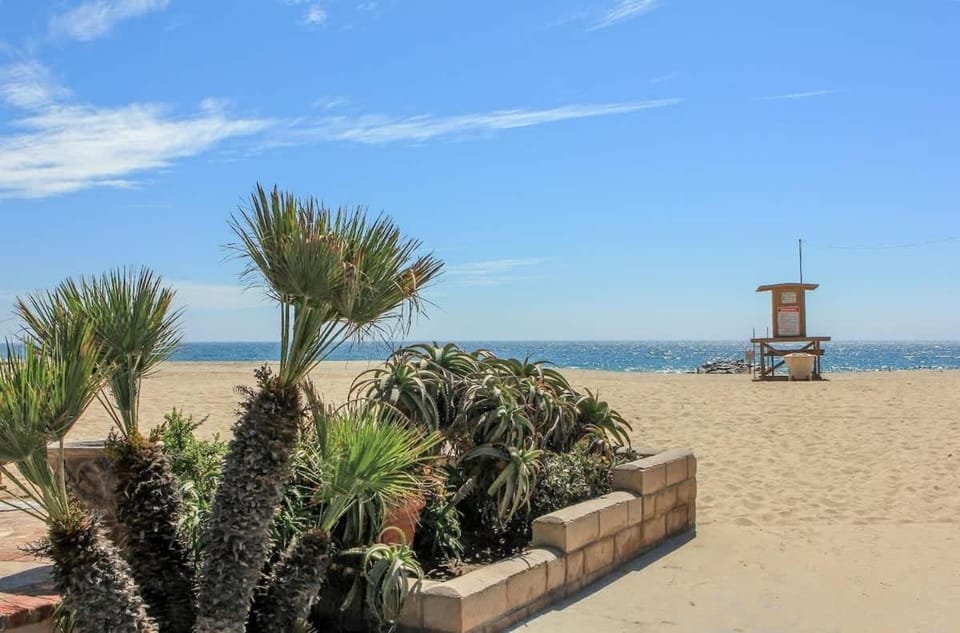 Quaint Across From The Beach With Large home House in Balboa Peninsula