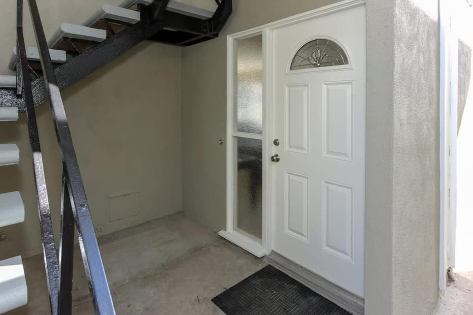 Quaint Across From The Beach With Large home House in Balboa Peninsula