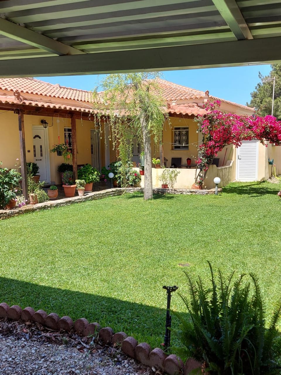 Kerkis View House-Garden View Apartment in Samos, Greece