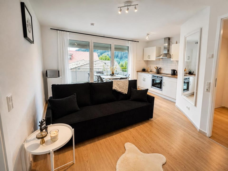 Kitchen or kitchenette, Living room, Seating area, Dining area, oven, pet friendly, stove