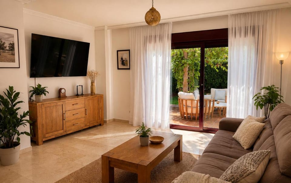 Living room, Seating area, Evening entertainment