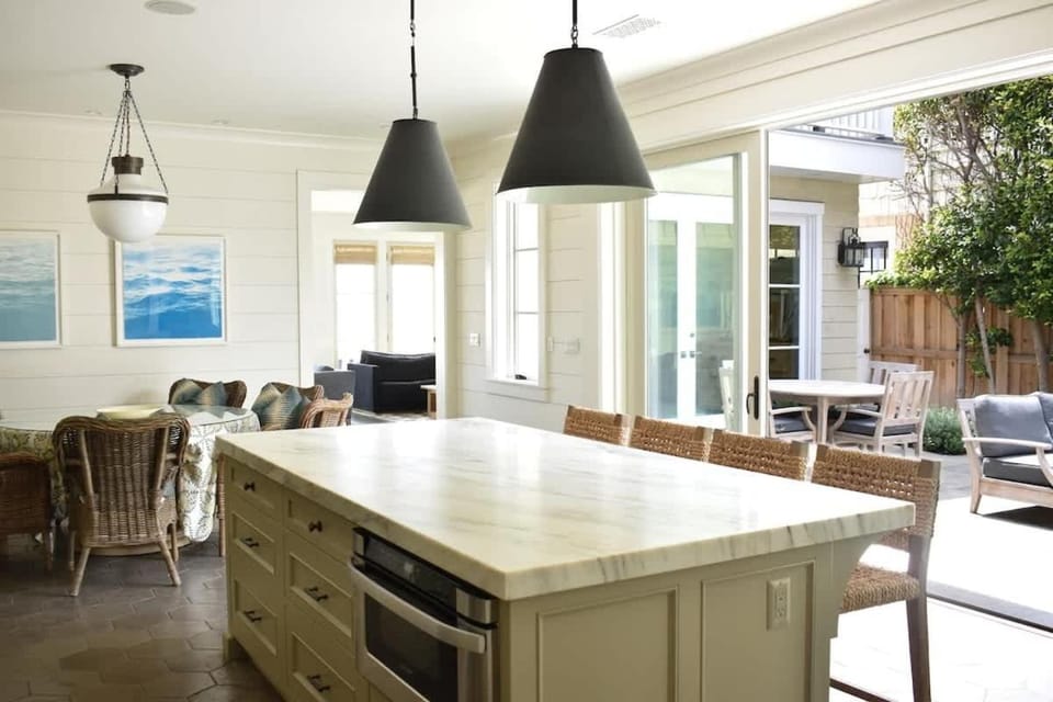 1028 W Oceanfront - Beautiful 5bdr Beachfront on Scenic Bike Path House in Balboa Peninsula