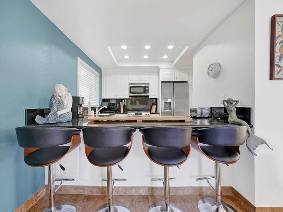Stylish Renovation with Large Patio Steps To Sand home House in Balboa Peninsula