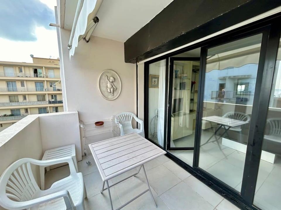 A007 - Appartement chic au coeur de Cannes Apartment in Cannes