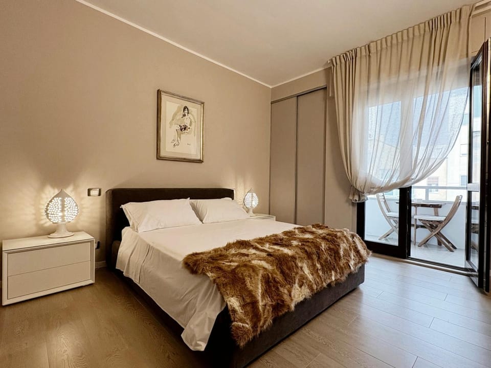 Bed, Balcony/Terrace, Photo of the whole room, Bedroom