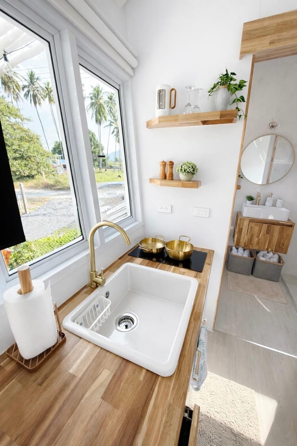 Kitchen or kitchenette