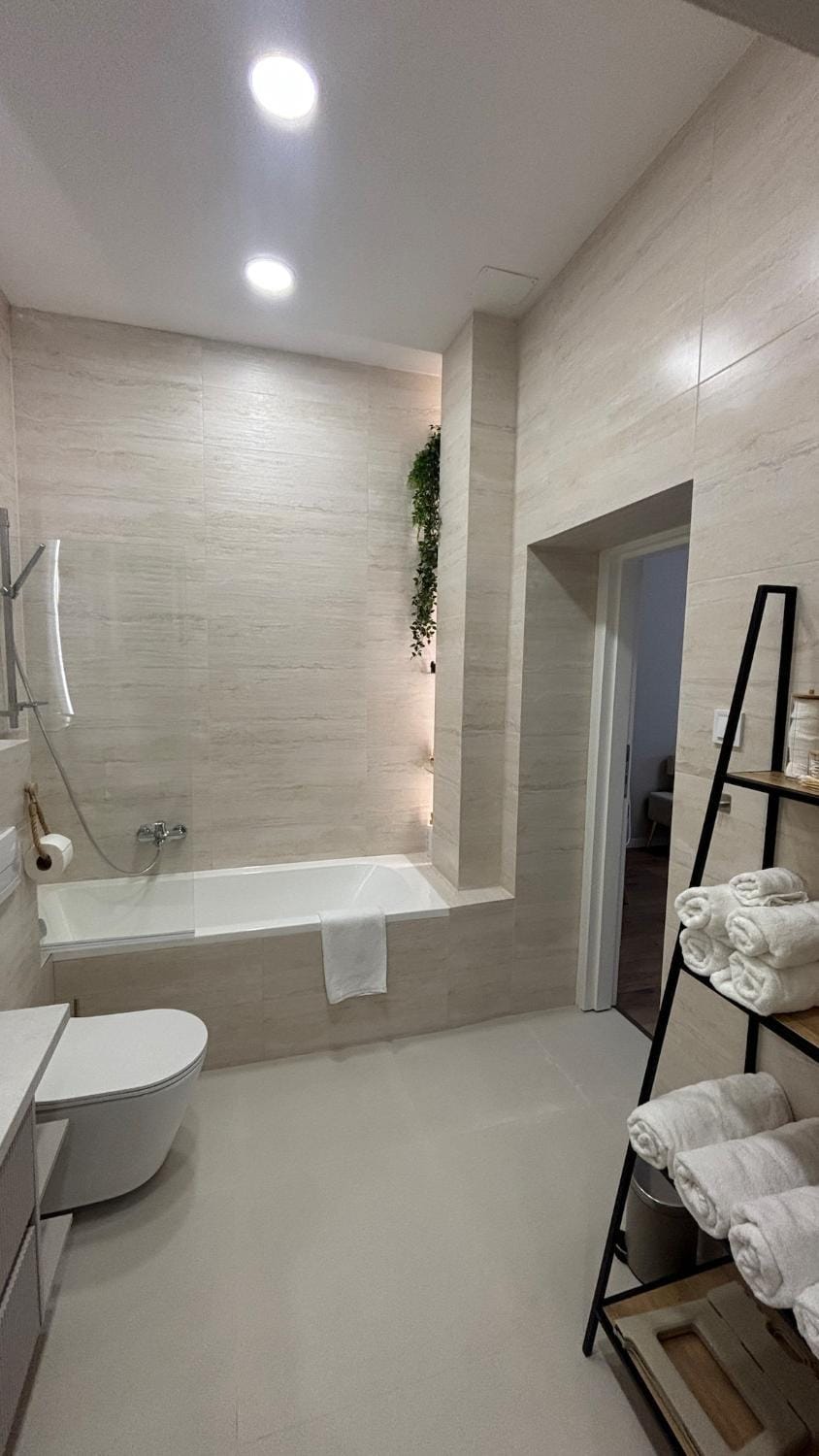 Shower, Toilet, Bathroom, Bath, hair dryier, towels