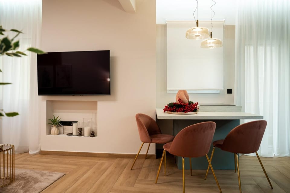 TV and multimedia, Dining area