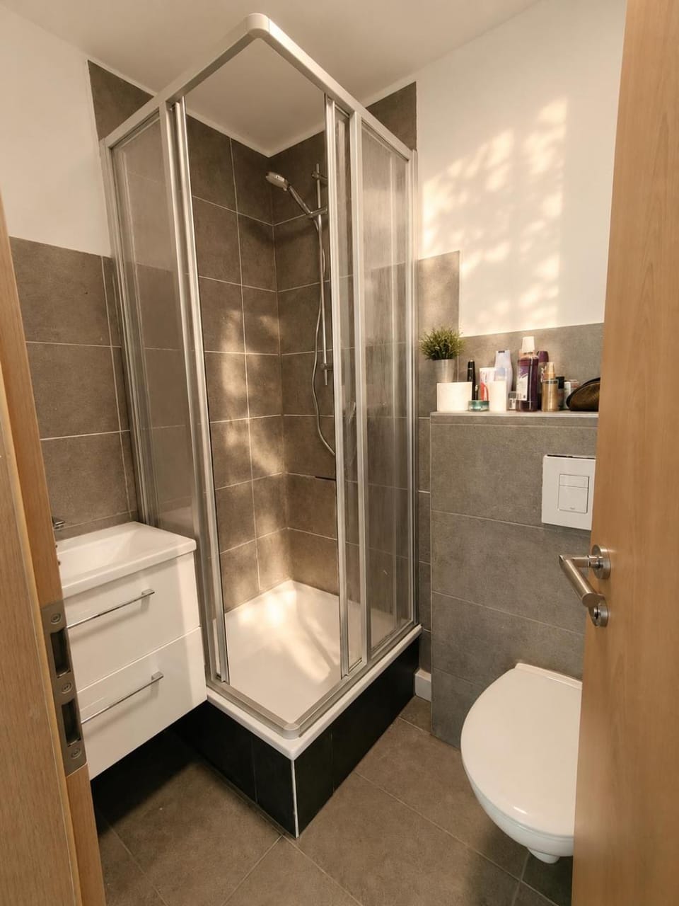 Shower, Toilet, Bathroom