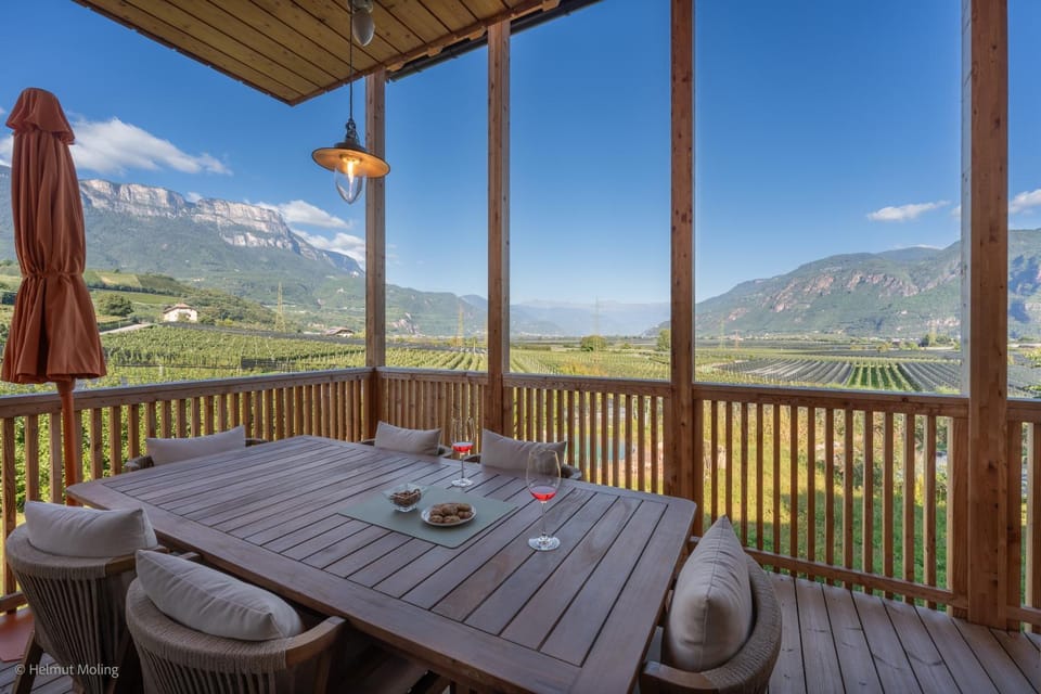 View (from property/room), Balcony/Terrace, Mountain view