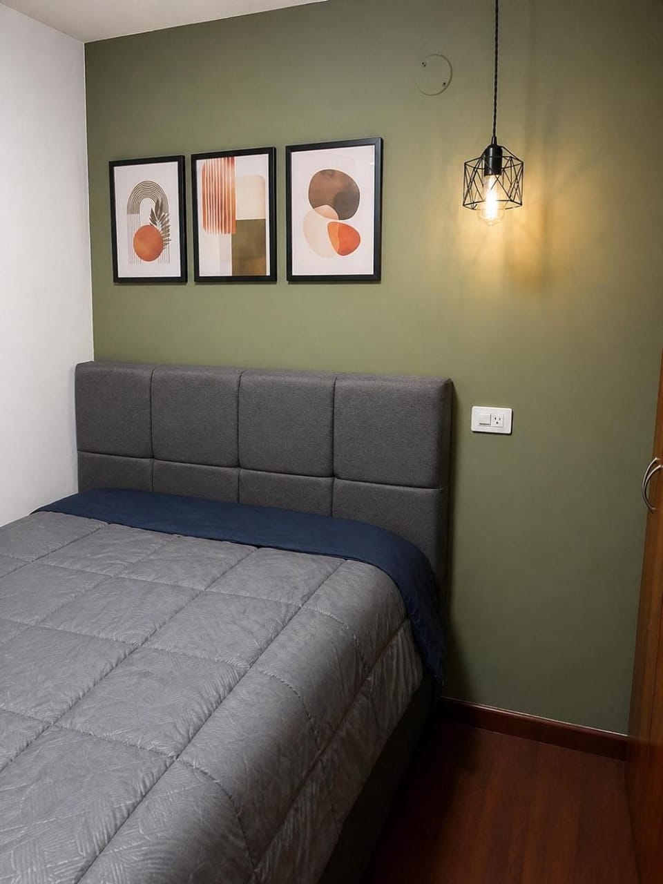 Green Room Cerca Aeropuerto y Medplus Baño privado Vacation rental in Bogota