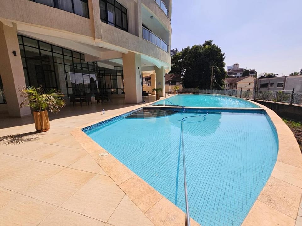 Stunning Central Apartment with Pool & gym Apartment in Nairobi County