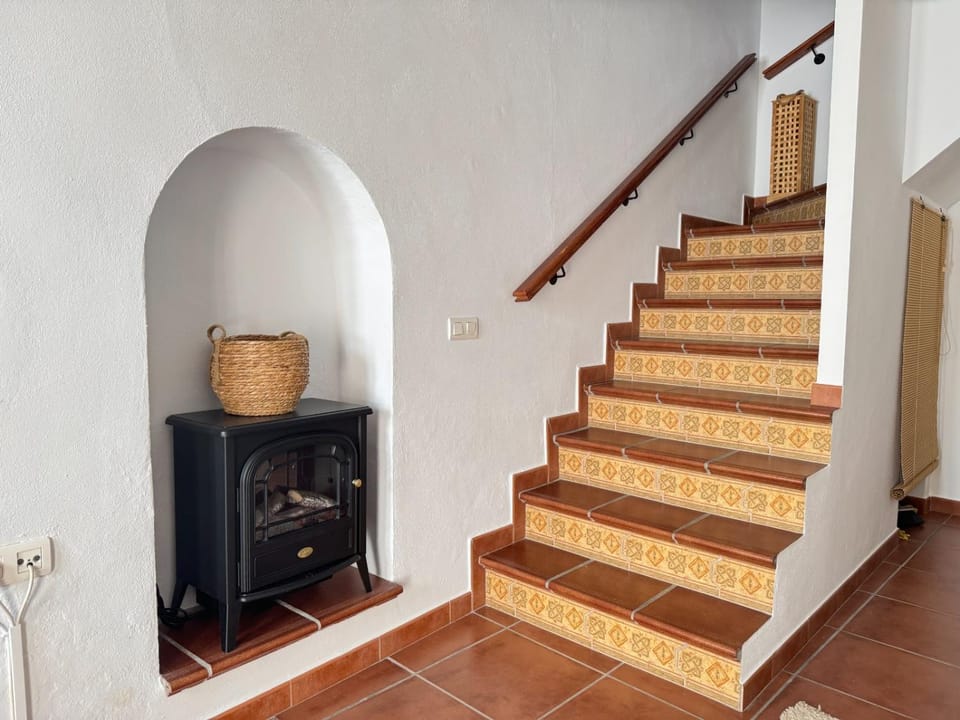 Communal lounge/ TV room, Decorative detail, Decorative detail, heating, oven