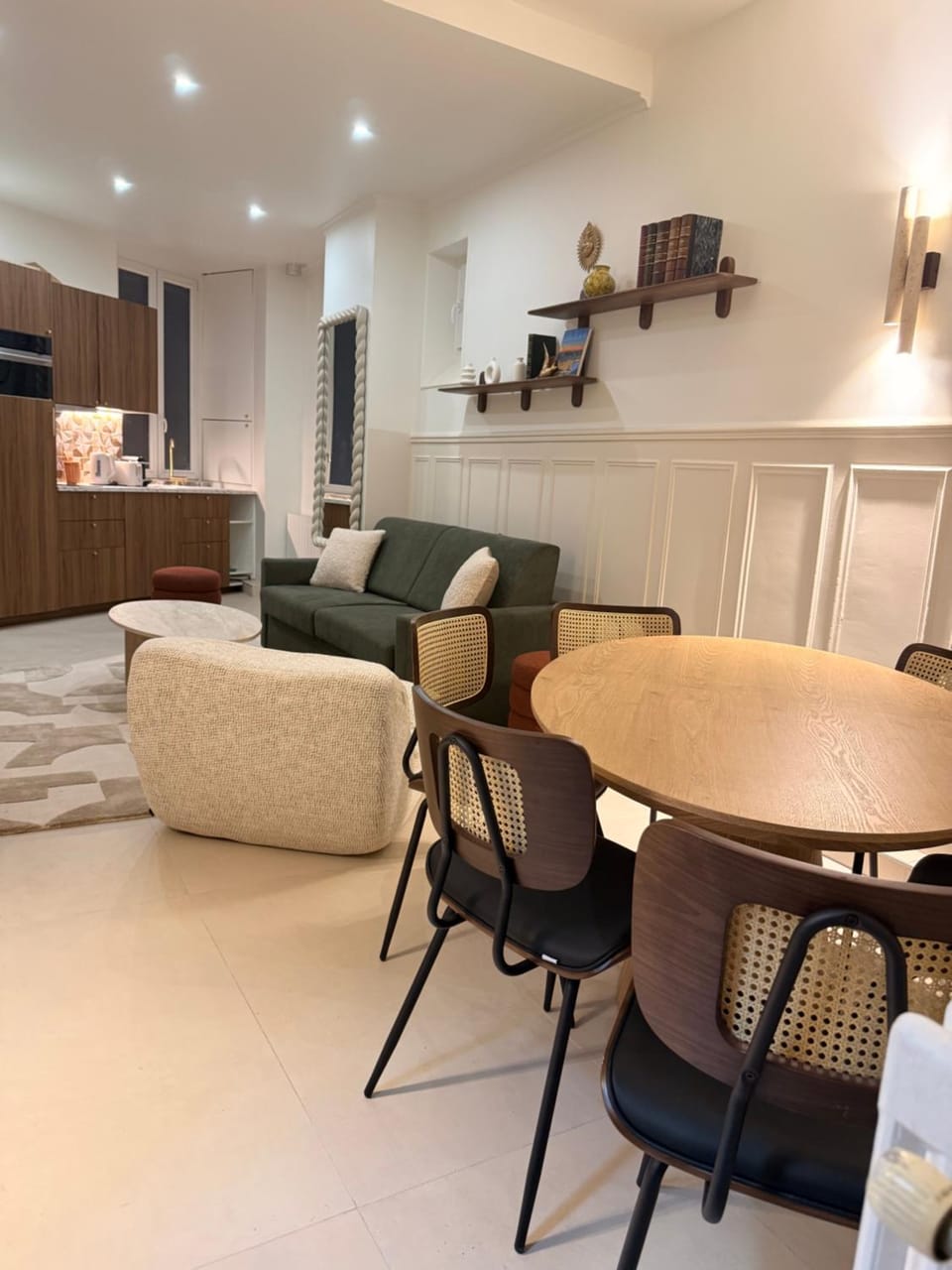 TV and multimedia, Living room, Seating area