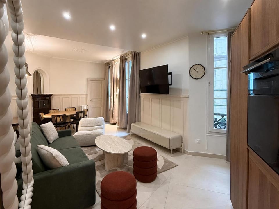 Kitchen or kitchenette, Living room, Dining area