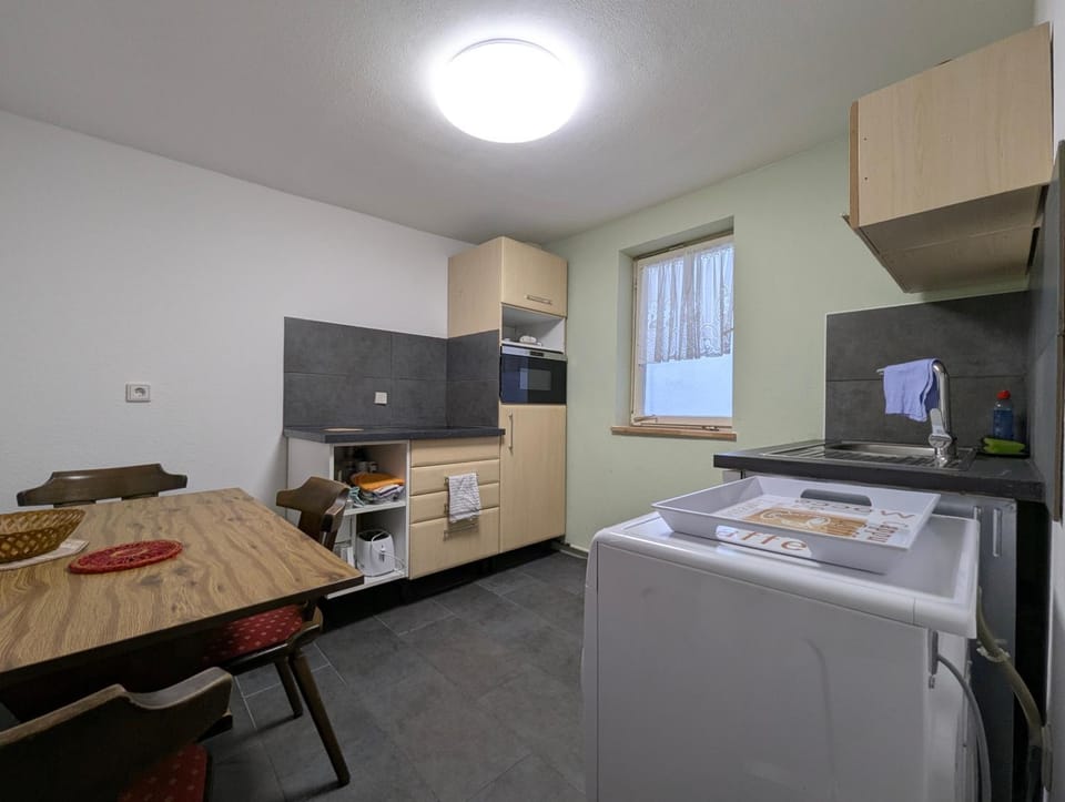 Kitchen or kitchenette, Dining area, dishwasher, oven, stove