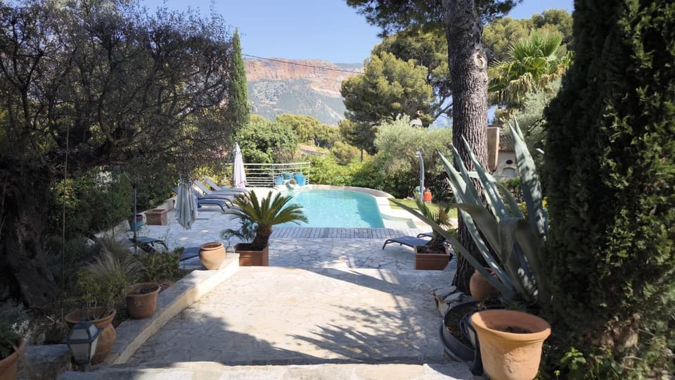 Spring, Day, Natural landscape, Garden, Garden view, Mountain view, Pool view, Swimming pool, sunbed