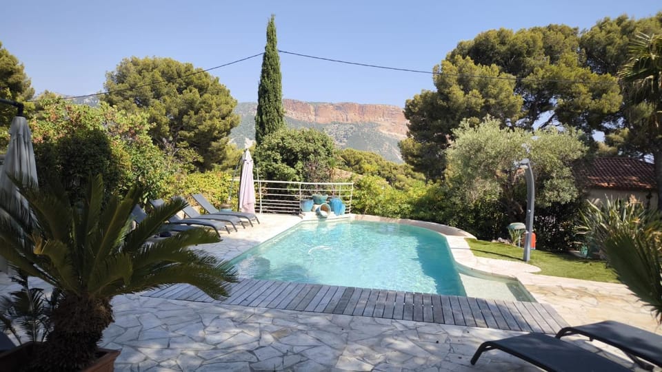 Spring, Day, Natural landscape, Garden, Garden view, Mountain view, Pool view, Swimming pool, sunbed