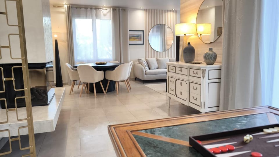 Living room, Seating area, Dining area