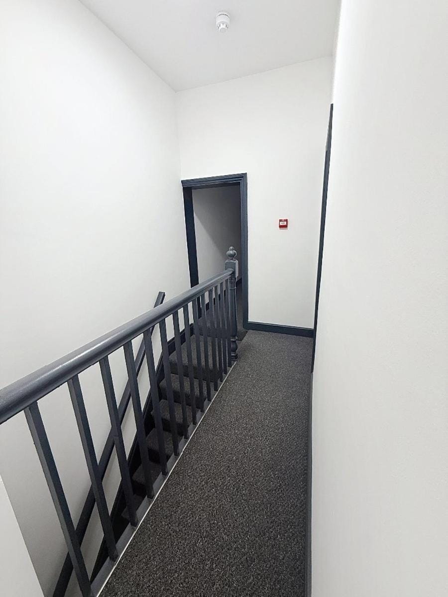 PLUS Properties Eastwood 3-Bedroom Ensuite Apartment in Stoke-on-Trent