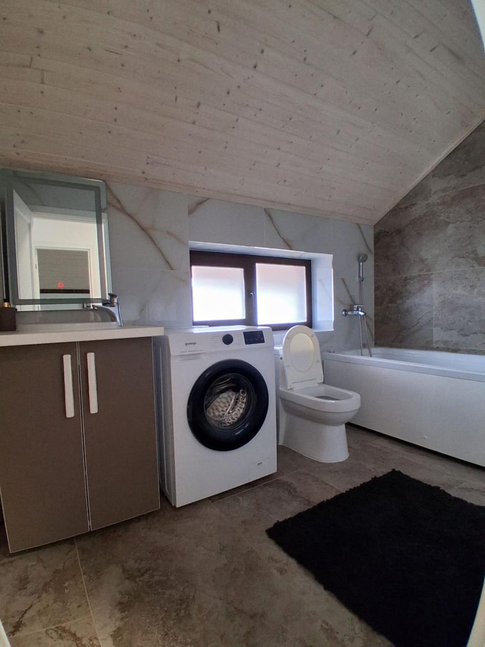 Bathroom, washing machine