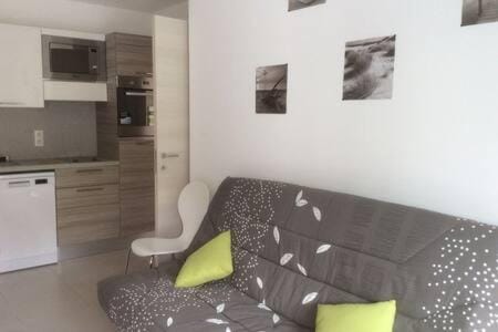 Le Rêve App 7pers pied ds eau linge fourni wifi garage Apartment in Propriano