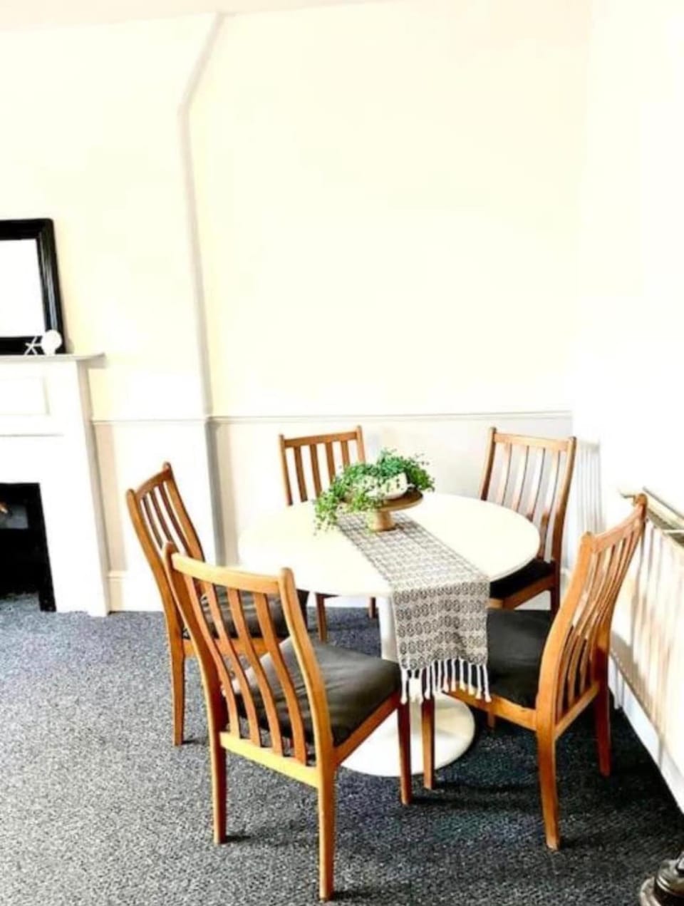 Living room, Seating area, Dining area