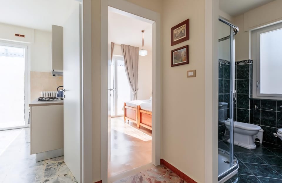 Shower, Bathroom, Kitchen or kitchenette