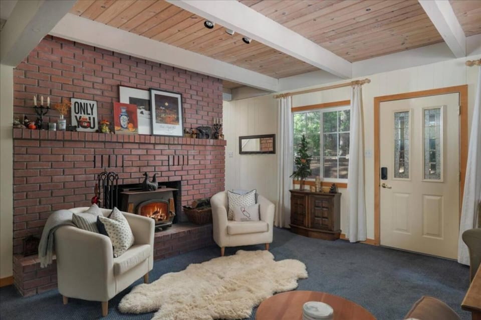 Sweetpea Stay | Cabin Near Lake | Hot Tub | Dogs Cabin in Arnold