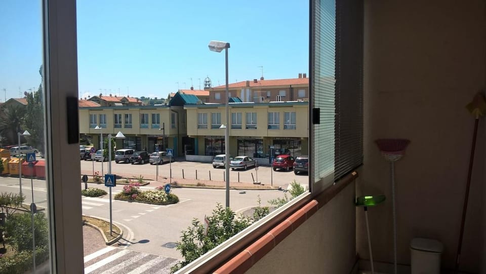 Neighbourhood, Street view