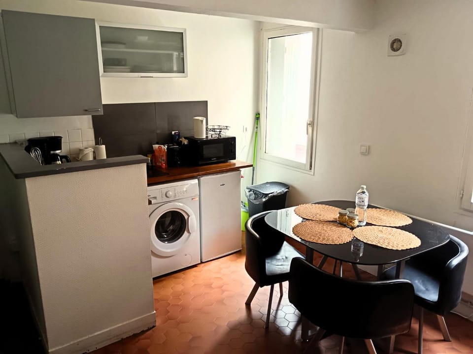 Kitchen or kitchenette, Living room, kitchen