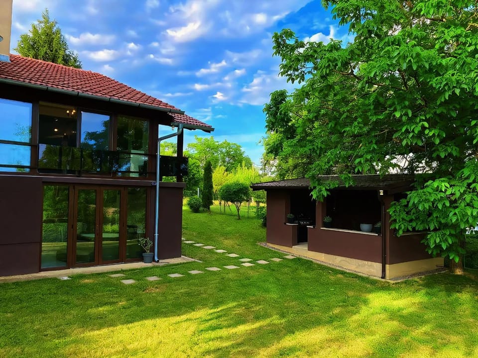 Inner courtyard view
