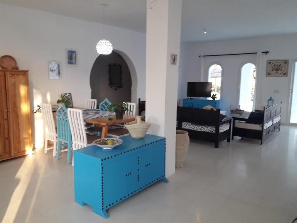 Charming villa with lovely garden & great pool House in Tunisia