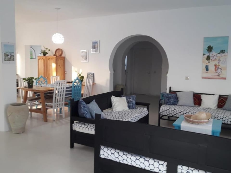 Charming villa with lovely garden & great pool House in Tunisia