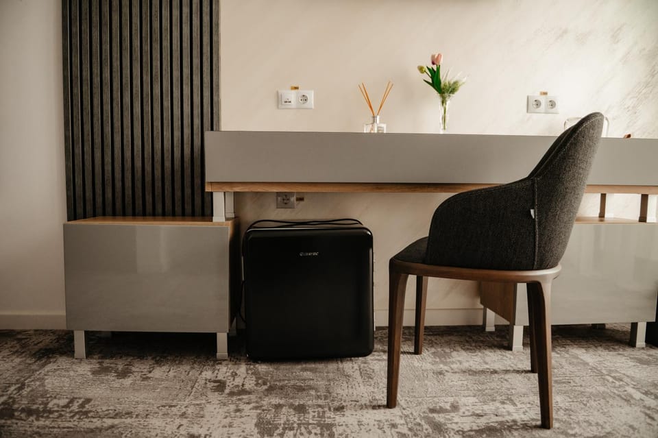 furniture, minibar