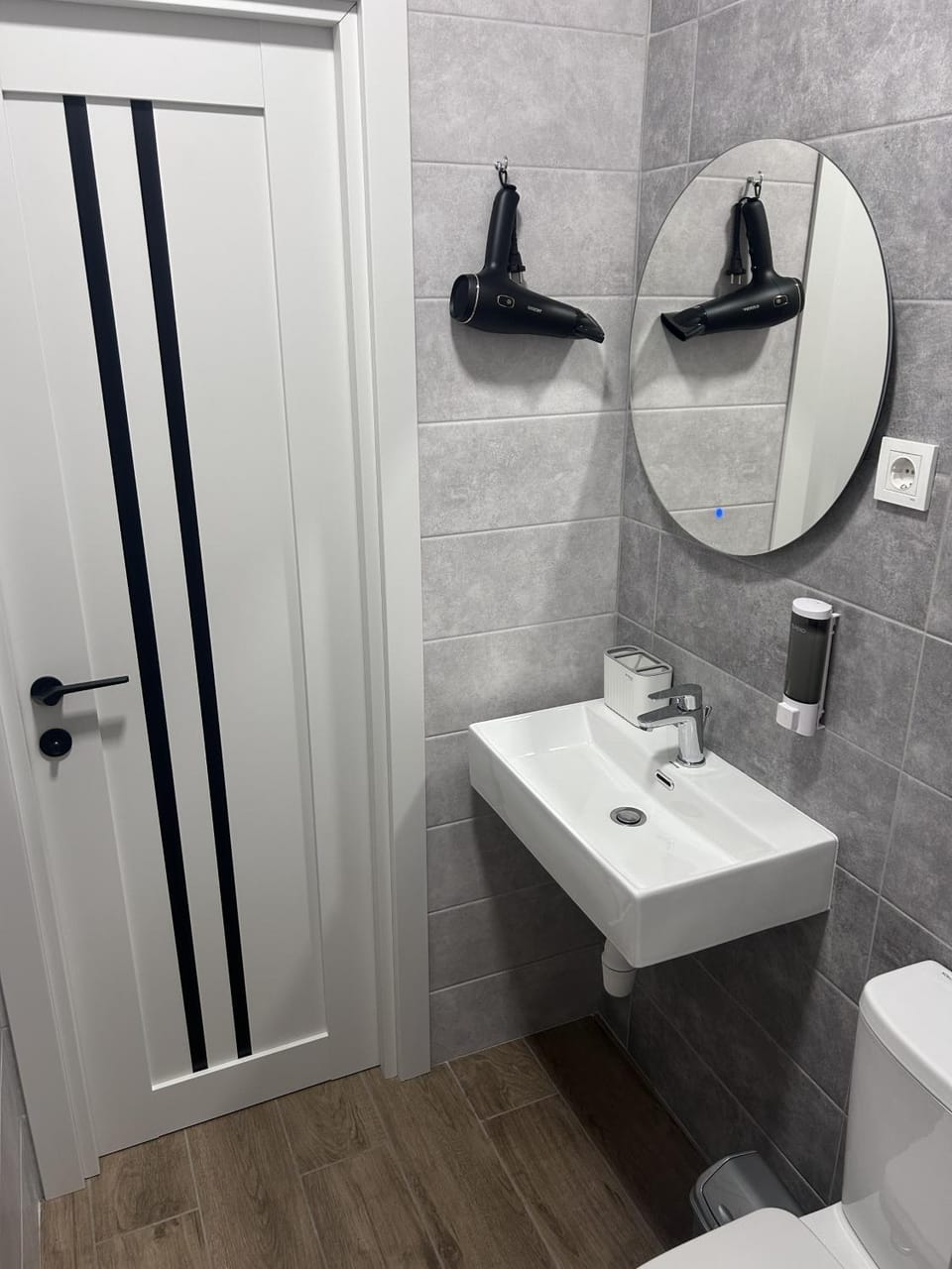 Shower, Toilet, hair dryier