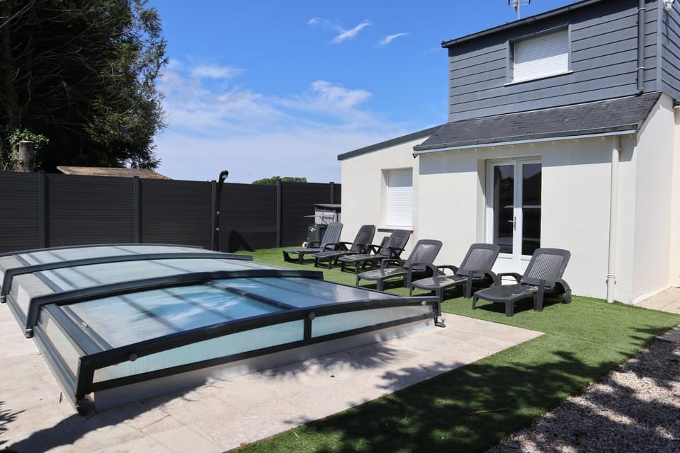 Property building, Swimming pool