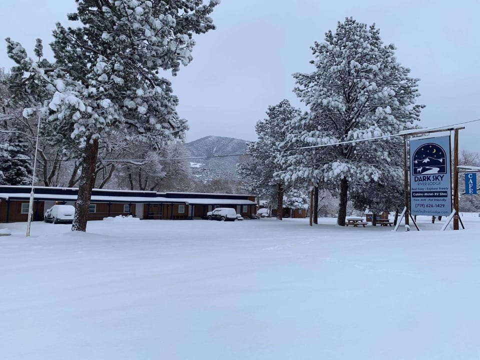 Quiet Motel Room Near Ark River #8 - 15 min to Salida House in Colorado