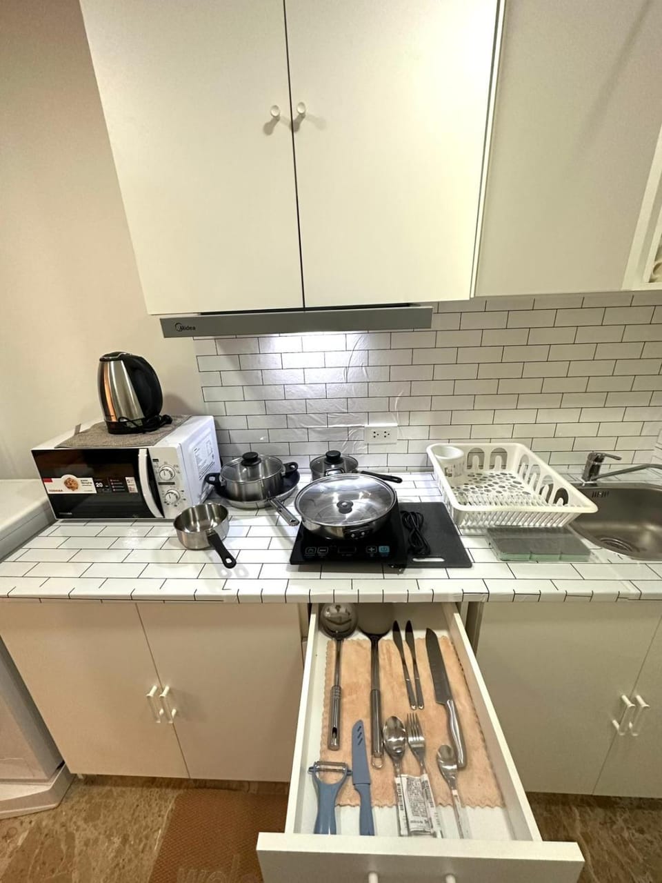 Kitchen or kitchenette