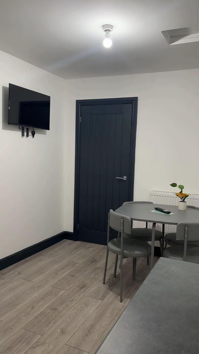 PLUS Properties Eastwood 1 Apartment in Stoke-on-Trent