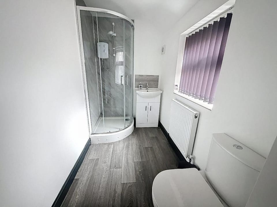 PLUS Properties Eastwood 1 Apartment in Stoke-on-Trent