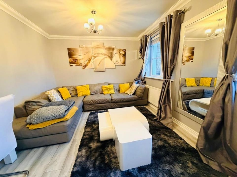Cosy flat at the Mews w en-suite and free parking Apartment in Borough of Swale