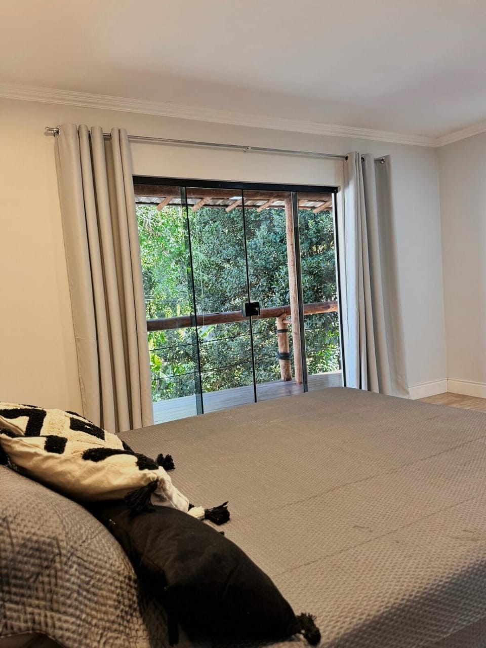 Large house in Angra dos Reis, 50 m from the beach, air conditioning House in Angra dos Reis
