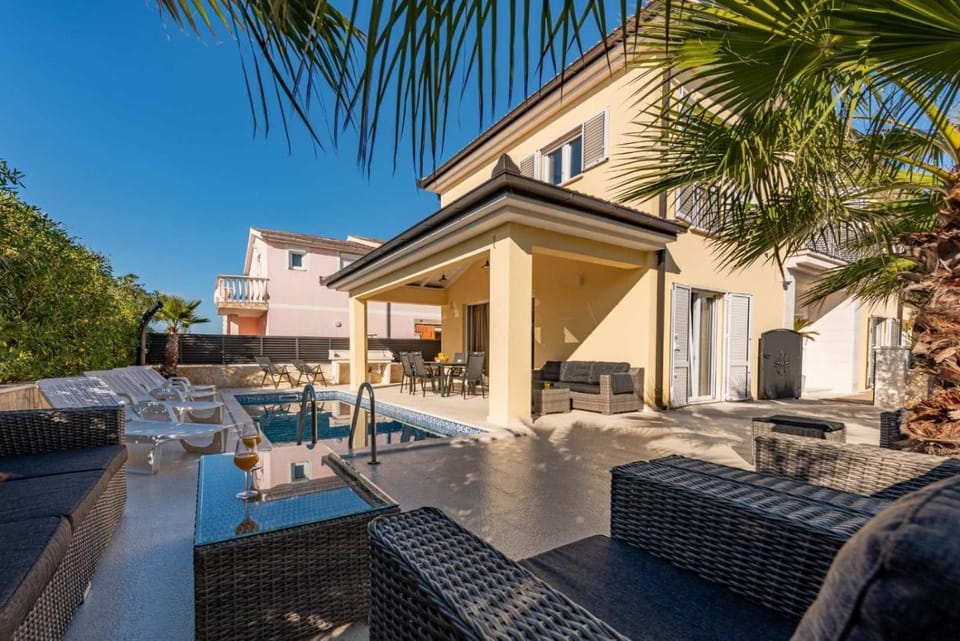 Property building, Pool view, Swimming pool