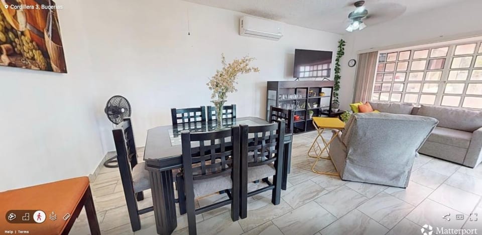 TV and multimedia, Living room, Seating area, Dining area