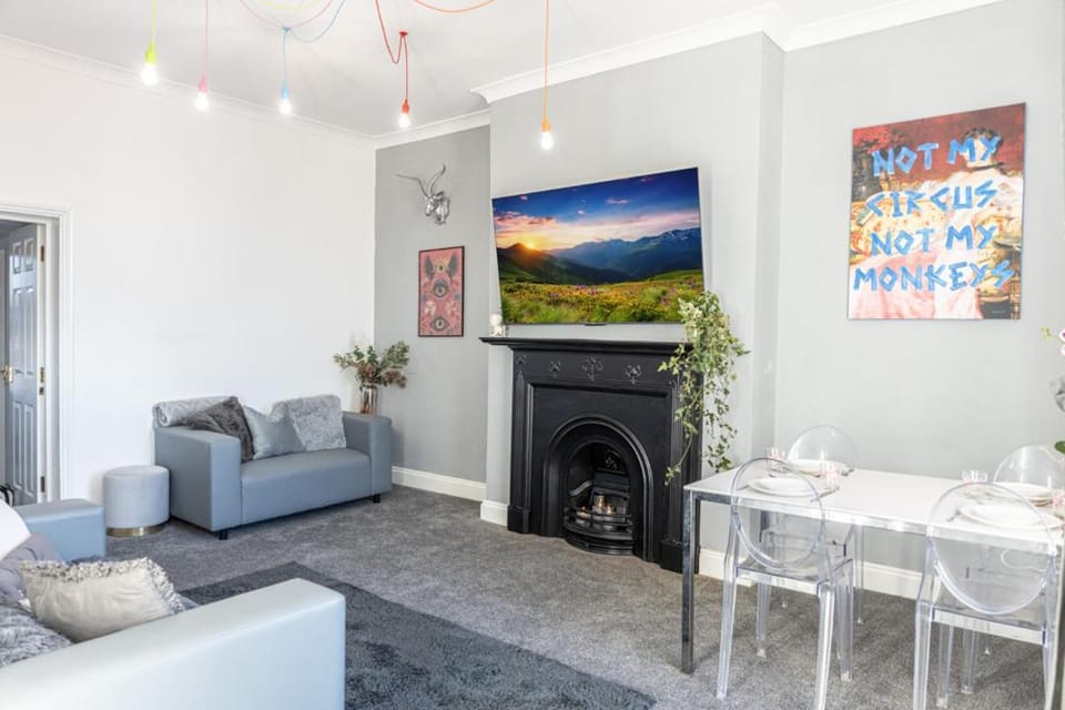 Living room, Dining area