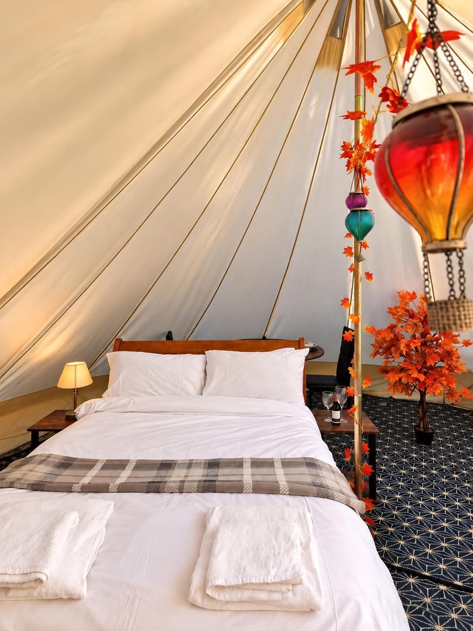 Edwards Farm Glamping Shaftesbury Campground/ 
RV Resort in North Dorset District